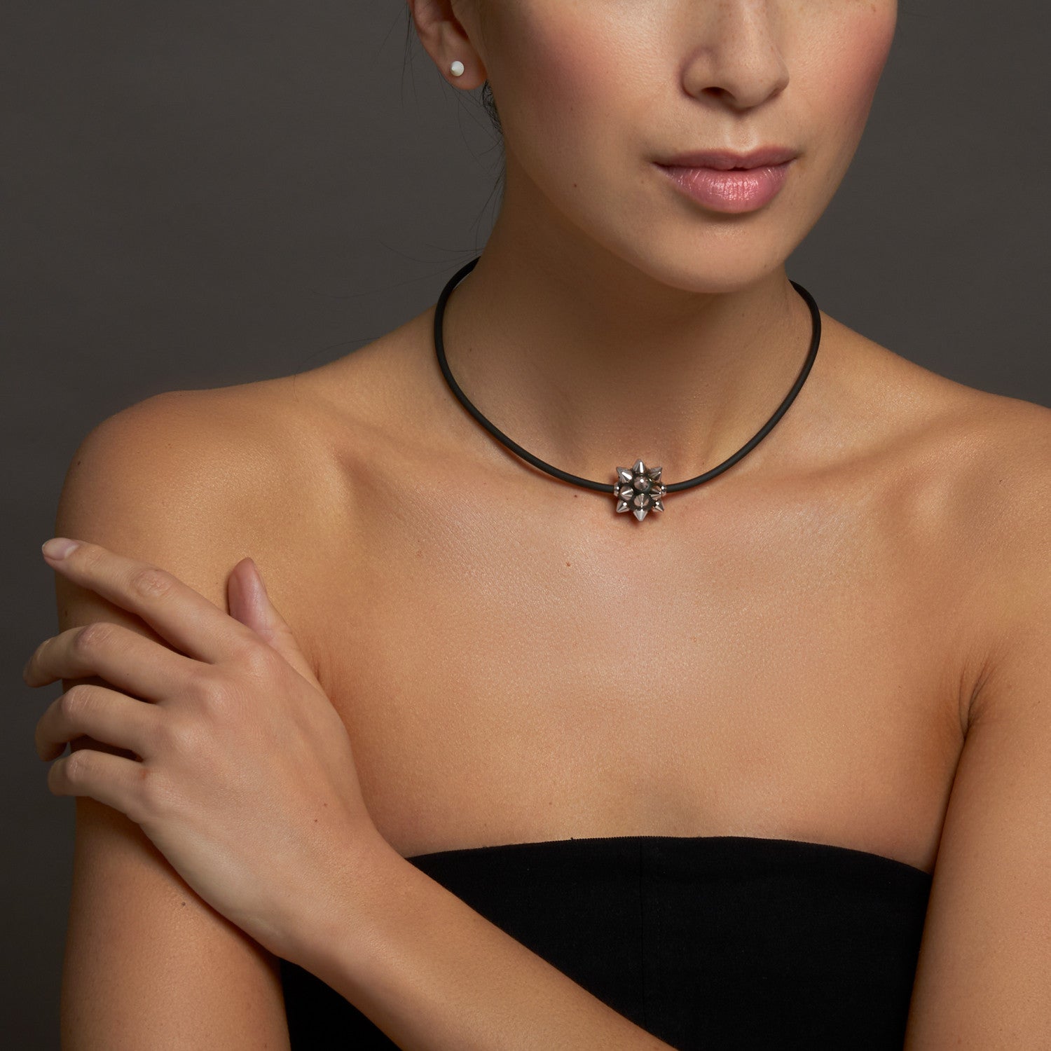 #color_black pearl